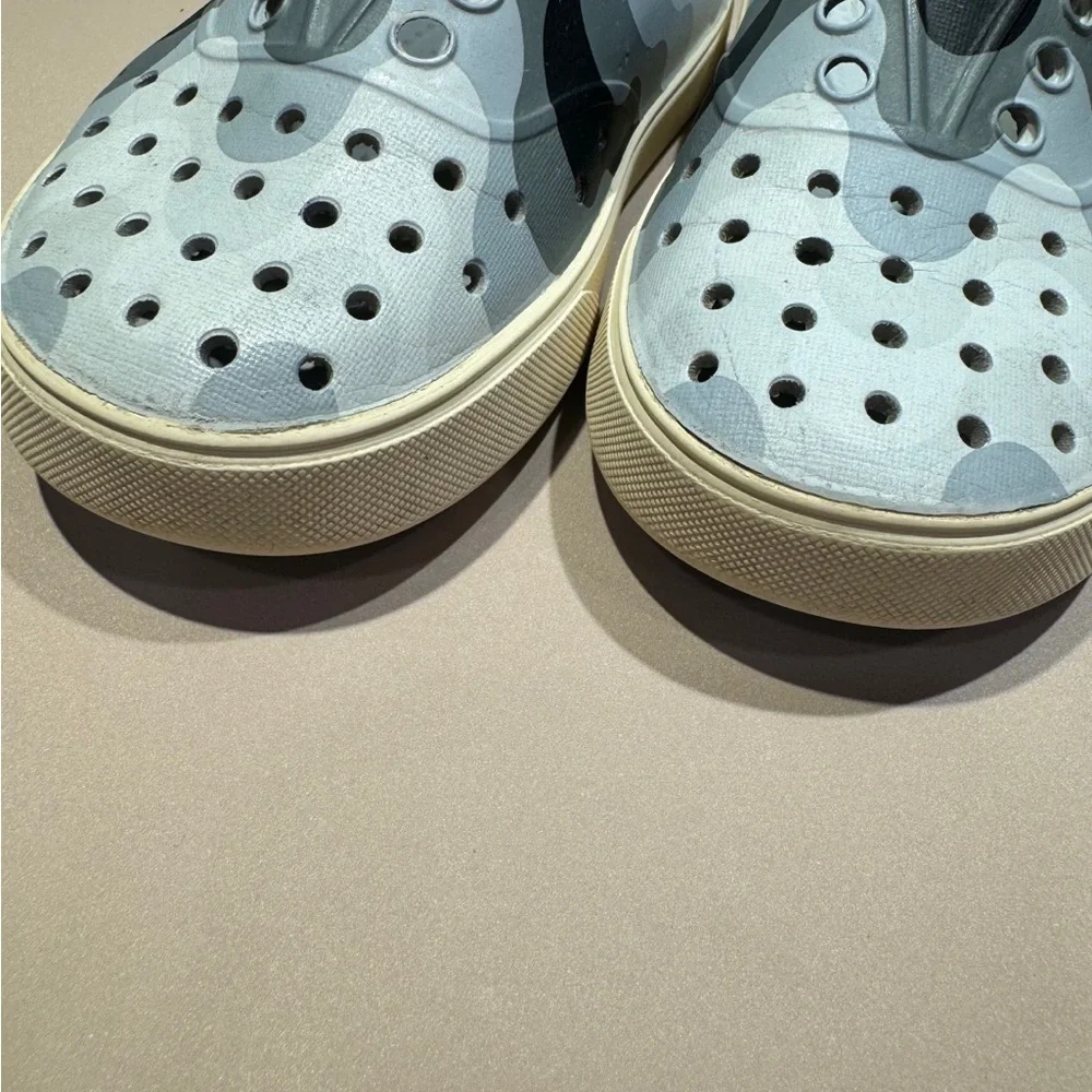 Native Kids Gray Camo Slip On Shoes Size 10 Summer Camp Beach Water Casual